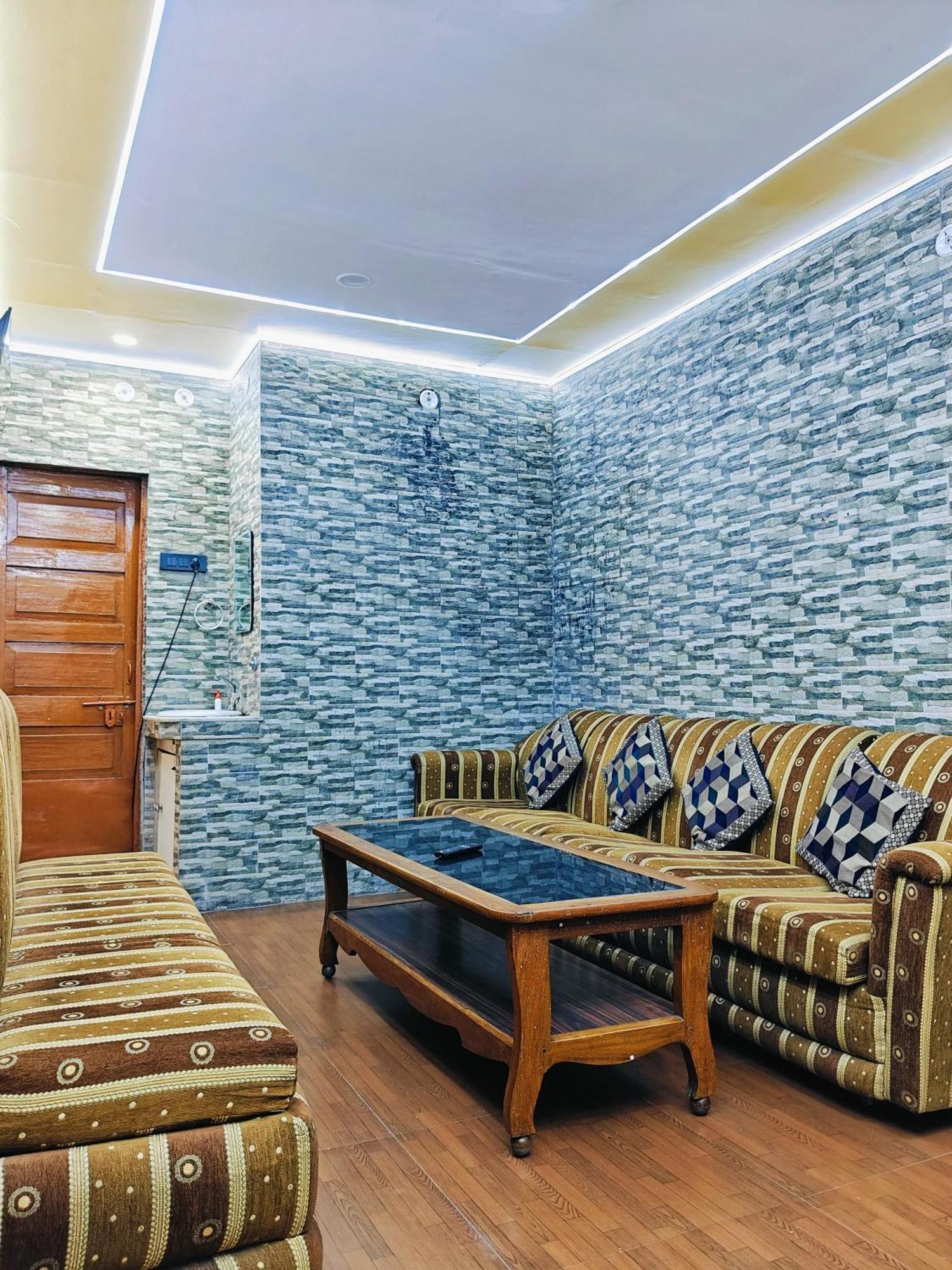 Kiara Home Stays فاراناسي المظهر الخارجي الصورة